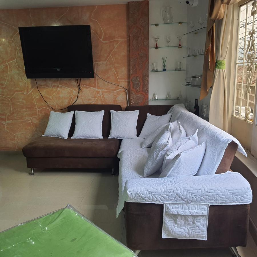 Hotel Velices Buga Luaran gambar