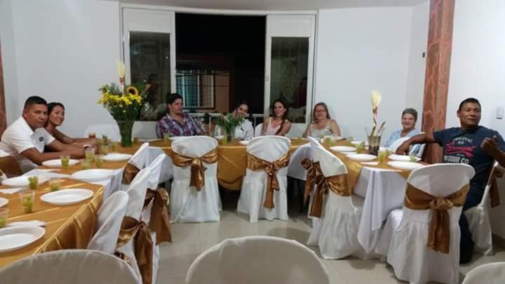 Hotel Velices Buga Luaran gambar